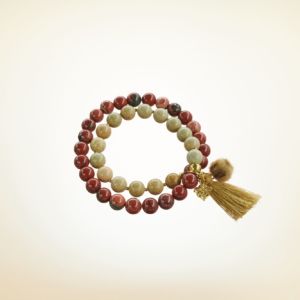 Mala Armband zweifach auf Elastikband mit Perlen aus vergoldetem 925 Sterlingsilber, rotem Jaspis, Landschaftsjaspis, Quaste und Pompom in Leo-Optik